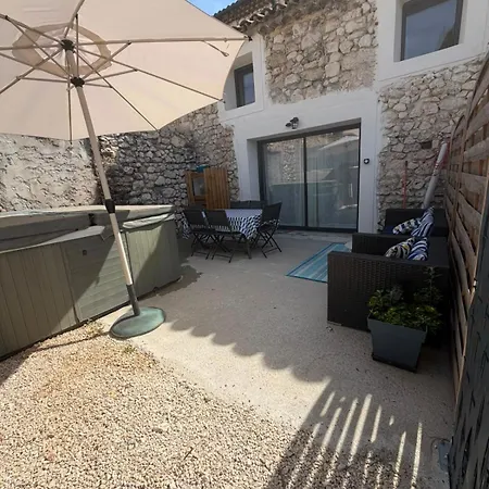 De La Berre Tatil Evi *